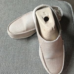 Women’s Sperry moc-hemp mules. Size 9.